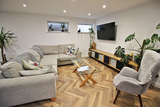 37a Gorse Lane, Leicester photo 4