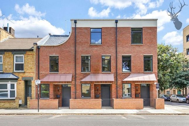 24b Morris Road, London photo 4
