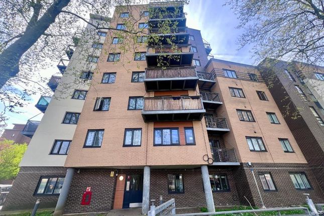 Thumbnail Flat for sale in 224 Stepney Way, London