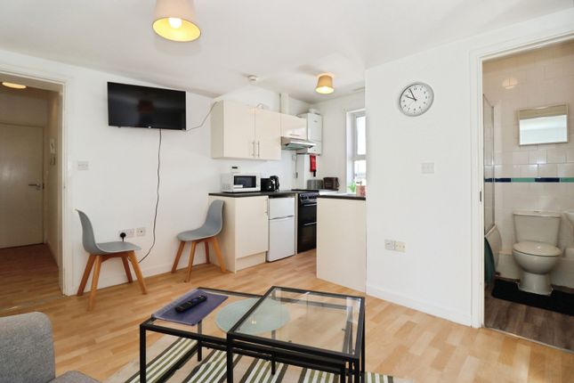 Flat 4, 11, Argyle Street, Bristol photo 2