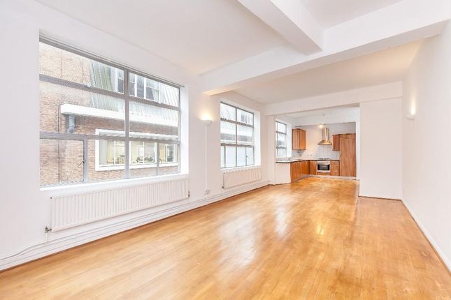Thumbnail Flat to rent in Crescent Row, London