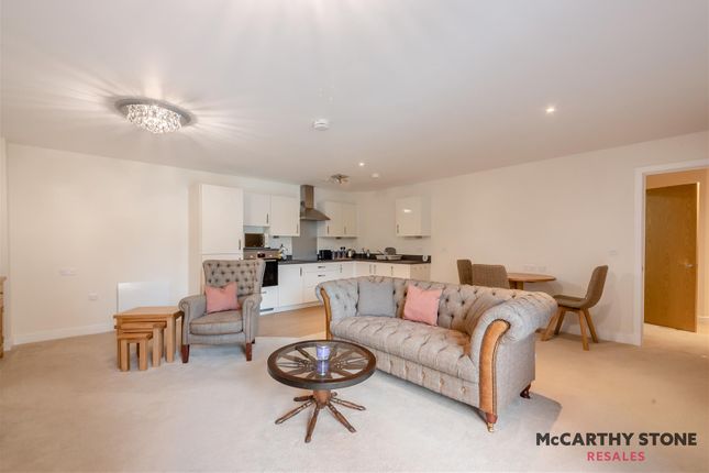 Flat 2 William House,, Thatcham, Berkshire photo 4