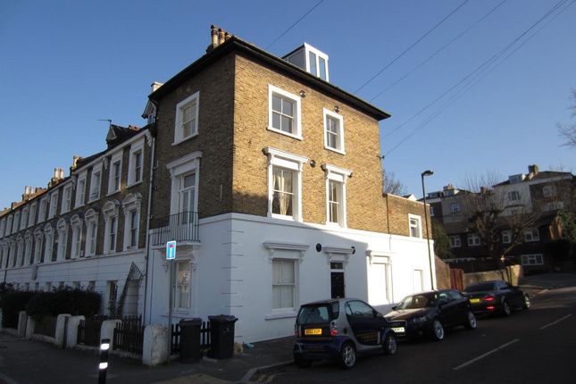 2-bed house on Top Floor Flat, 18, Woodland Hill, Crystal Palace, £1,900/mo