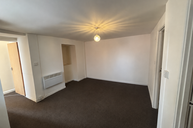 Flat, 123 Hanover Street, Swansea photo 2
