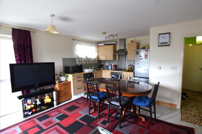 53, Domus Court, Edgware photo 4