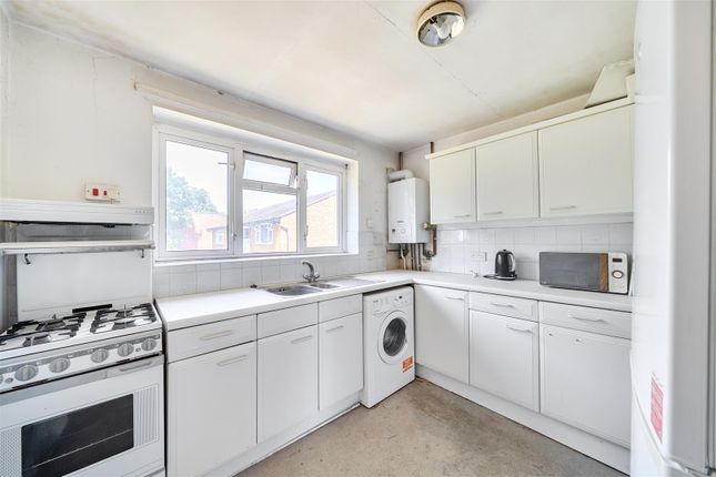 15 Garden Court, Byron Road, Wembley photo 3