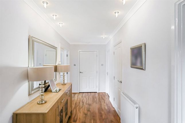Flat 2/3, 22, Station Avenue, Inverkip photo 4