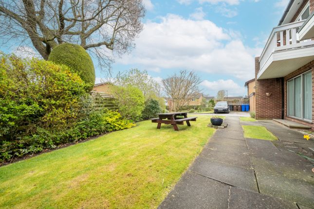 Flat for sale in Durvale Court, Dore