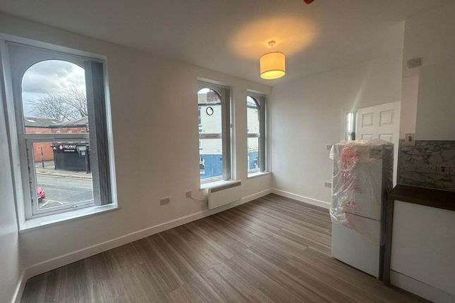 Flat 3, 2A Henrietta Street, Ashton-under-Lyne photo 3