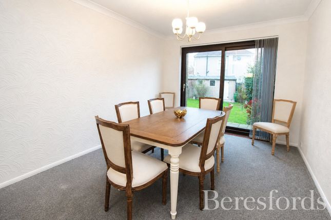 363, St. Marys Lane, Upminster photo 4