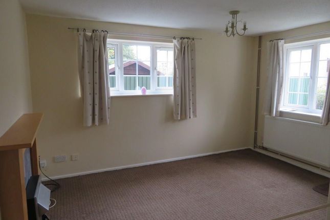 38, Willoughby Court, Peterborough photo 5