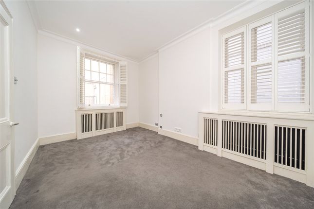 Flat to rent in Brasenose House, Kensington High Street, London