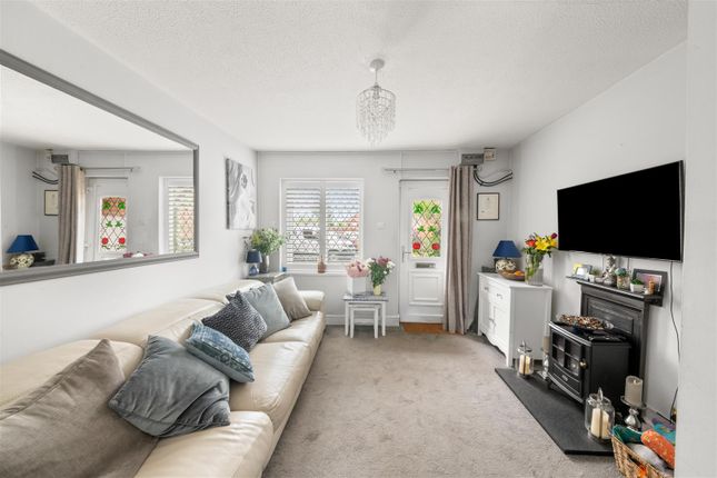 1, Salcombe Way, Hayes photo 2