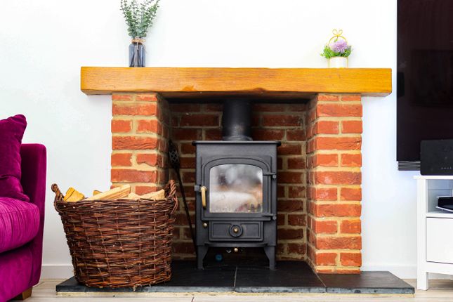 37, Beacon Hill, Lingfield, Surrrey photo 4