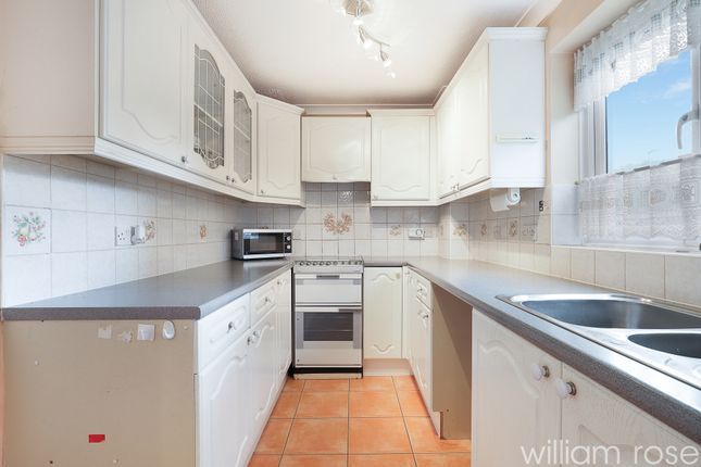 Flat for sale in Sands Way, Woodford Green