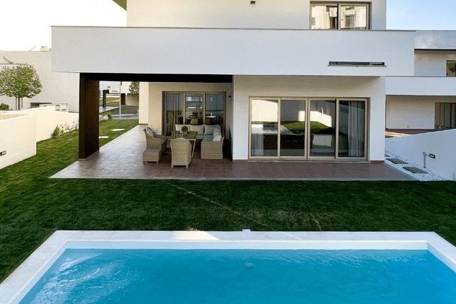 Thumbnail Villa for sale in Loures, Portugal