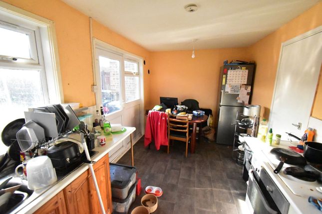 20 Pinewood Close, Nottingham photo 4
