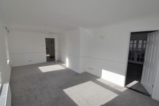 3, Wheatley Close, Welwyn Garden City photo 4