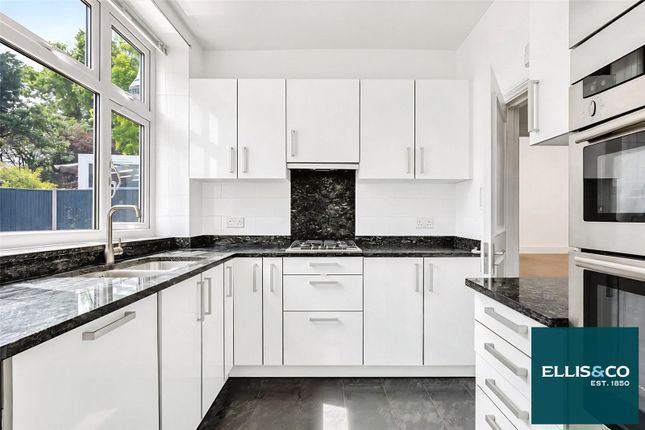 38, Hoop Lane, Golders Green photo 2