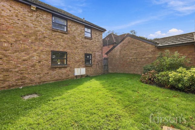 3 Laurel Court The Spinney, Brentwood photo 4