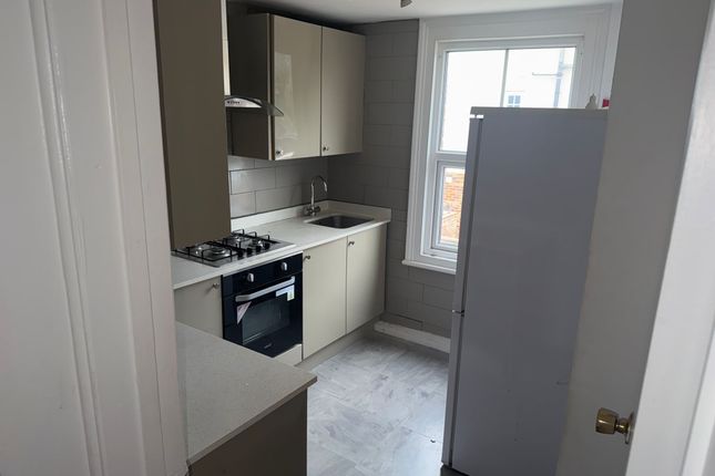 20, Eastfield Road, SLOUGH photo 3