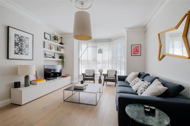 Thumbnail Flat for sale in Pinfold Road, Streatham, London