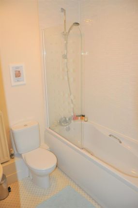 Flat 3, Waterloo Court, Andover photo 5