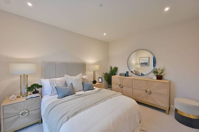 Thumbnail Mews house to rent in Kings Avenue, Clapham Park