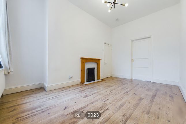 Flat to rent in Park Grove, Princes Avenue
