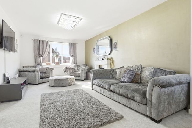 15 Hunton Road, Lowestoft photo 2