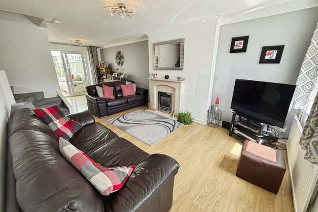 16 Sawley Drive, Cheadle photo 3