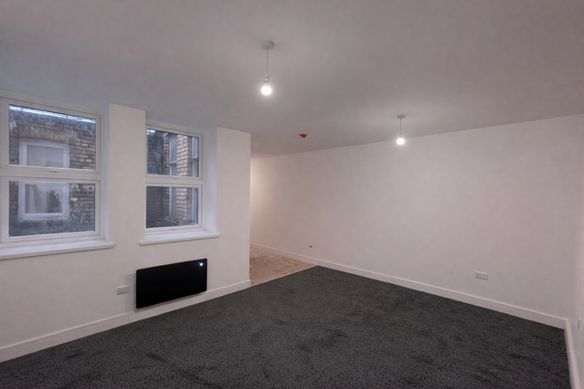 33, Newport photo 4