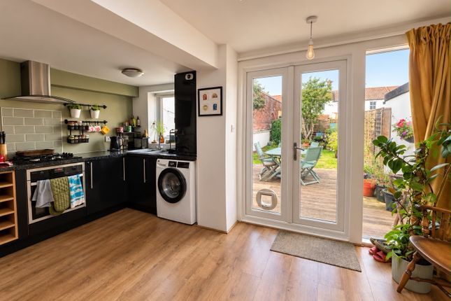 87, WORTHING photo 3