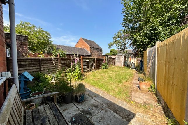 25 Longton Road, Stone photo 4
