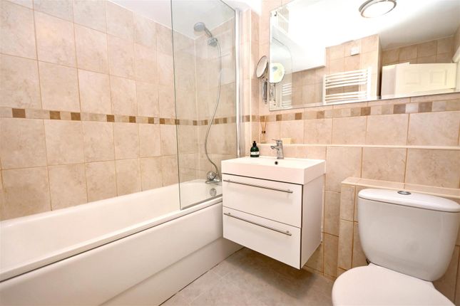 4, The Lawns, Hoo Gardens, Eastbourne photo 4