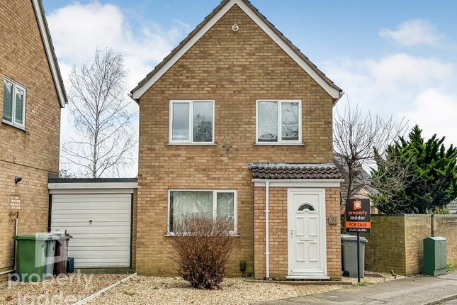 Thumbnail Detached house for sale in Edgefield Close, Norwich