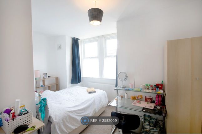 Bedroom 5 - Double (F1)