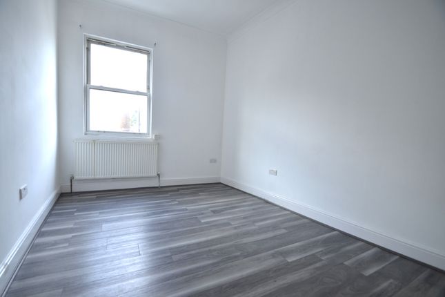 Flat to rent in High Street, Addlestone