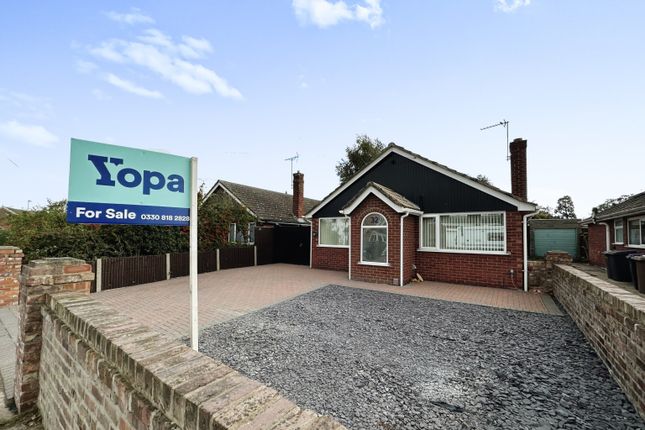 Detached bungalow for sale in High Street, Skellingthorpe, Lincoln