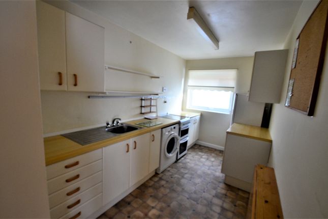 Flat to rent in Feltham Road, Ashford