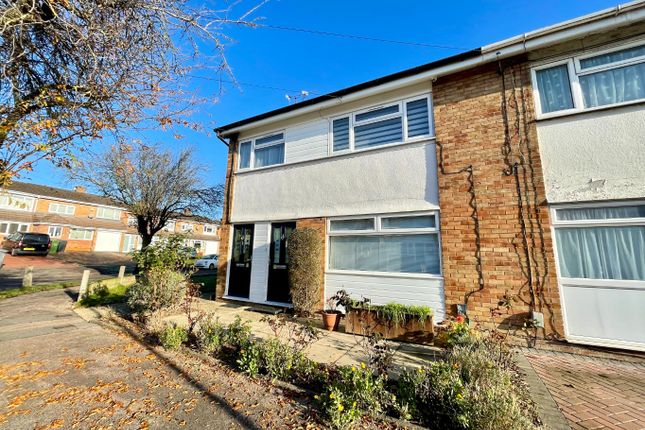 Flat for sale in Fairfax Avenue, Luton, Bedfordshire