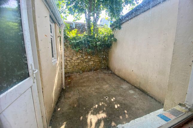 28 Orchard Road, Torquay photo 4