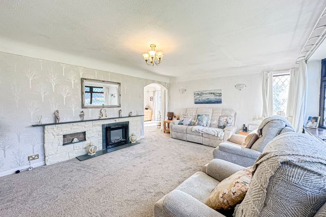 11 Rhodesway, Wirral photo 4