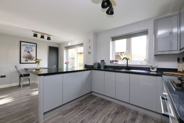1 Snowdrop Wynde, Shaftesbury, Shaftesbury photo 2