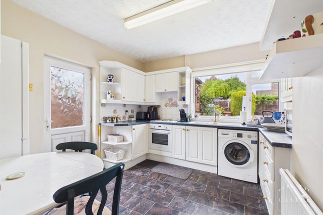 115, Cedar Road, Earl Shilton photo 2