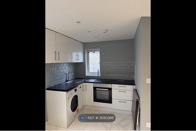 Hindhead Close, Uxbridge photo 4