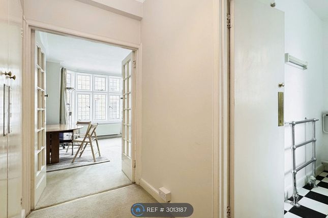 Flat, Queen Square, London photo 4