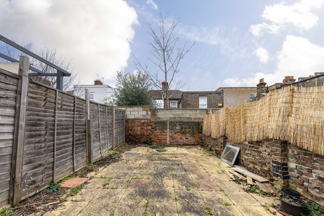 Property for sale in Eddystone Road, London