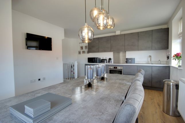 12, Silver Birch Close, Beverley photo 2