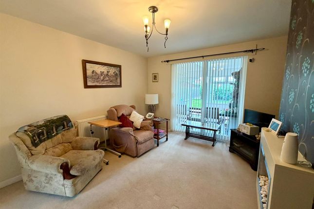 Trenchard Avenue, Hereford photo 3